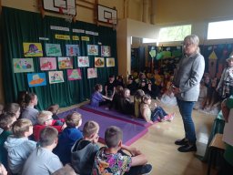Dzielnicowy Konkurs Plastyczny &quot;Kapelusz Pani Wiosny&quot;